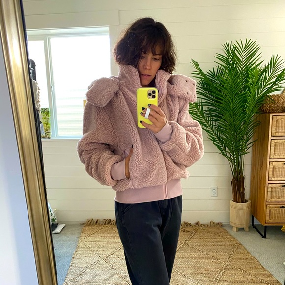 ALO Yoga Jackets & Blazers - Alo Yoga Sherpa coat